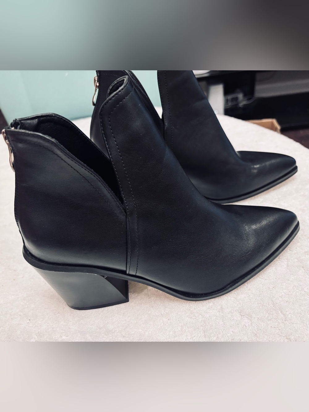 Brand New Stylish Ankle Boots By Anything But Monday - Size 10.5 - Box 17A